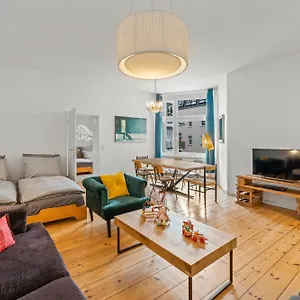Wilhelmshavener 3br In Downdown Moabit Apartment