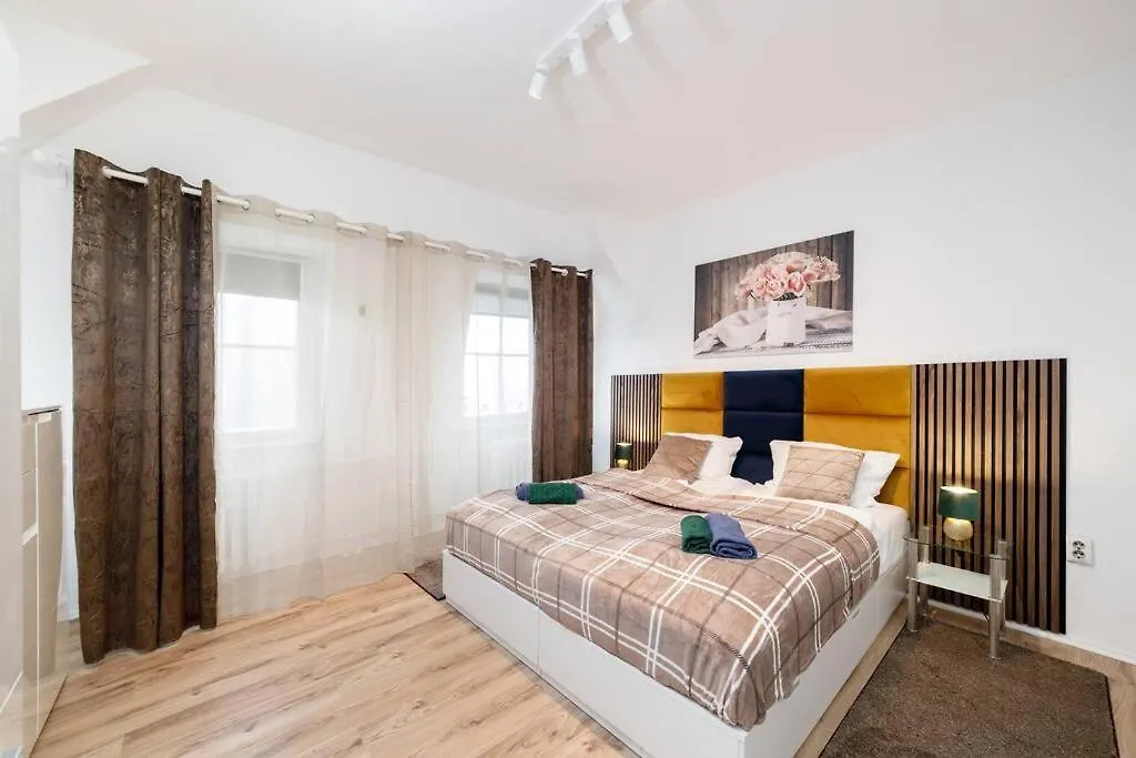 3 Rooms Flat Museuminsel Berlin-Mitte 7 Personen 0*, Berlin Germany