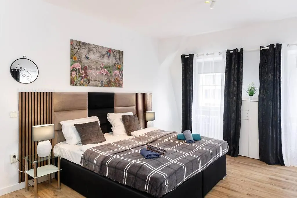 3 Rooms Flat Museuminsel Berlin-Mitte 7 Personen Germany