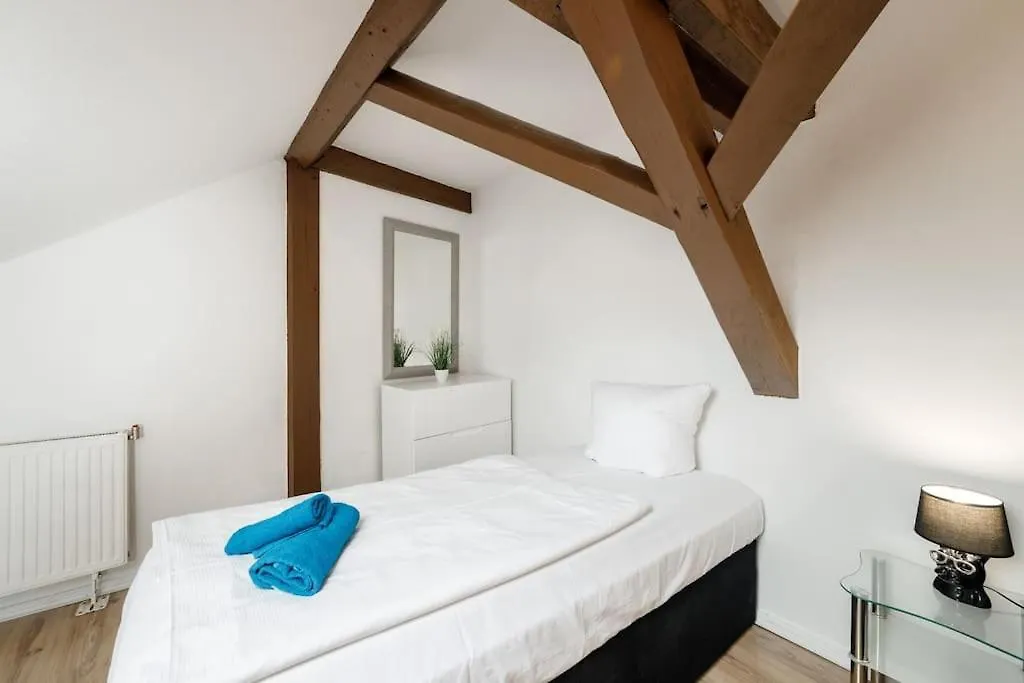 3 Rooms Flat Museuminsel Berlin-Mitte 7 Personen 0*, Berlin