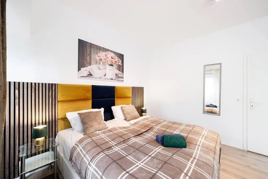 3 Rooms Flat Museuminsel Berlin-Mitte 7 Personen Berlin