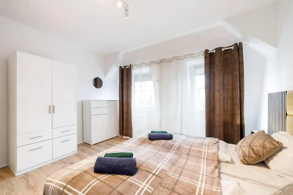 3 Rooms Flat Museuminsel Berlin-Mitte 7 Personen Germany